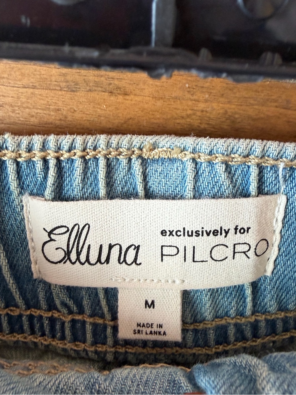 NWOT Anthropologie Pilcro The Adi Jeans Mid-Rise Flare Size M - Picture 5 of 8